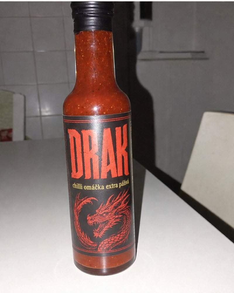 Původní amatérská fotka chilli omáčky